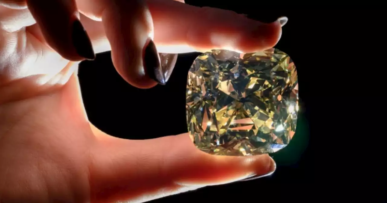 'The Rock' diamond goes under the hammer