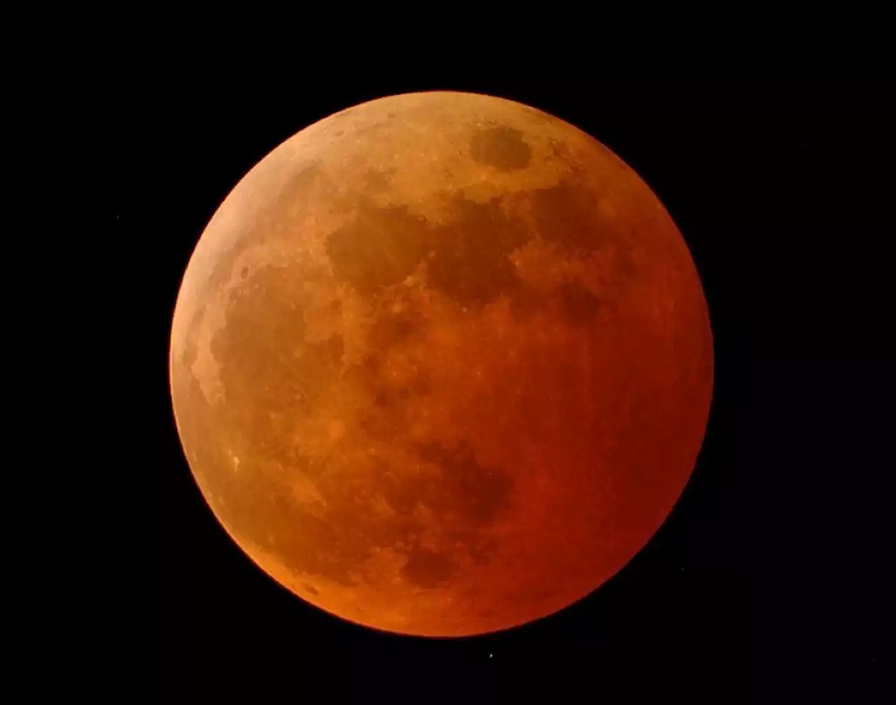 Blood moon total lunar eclipse coming this weekend