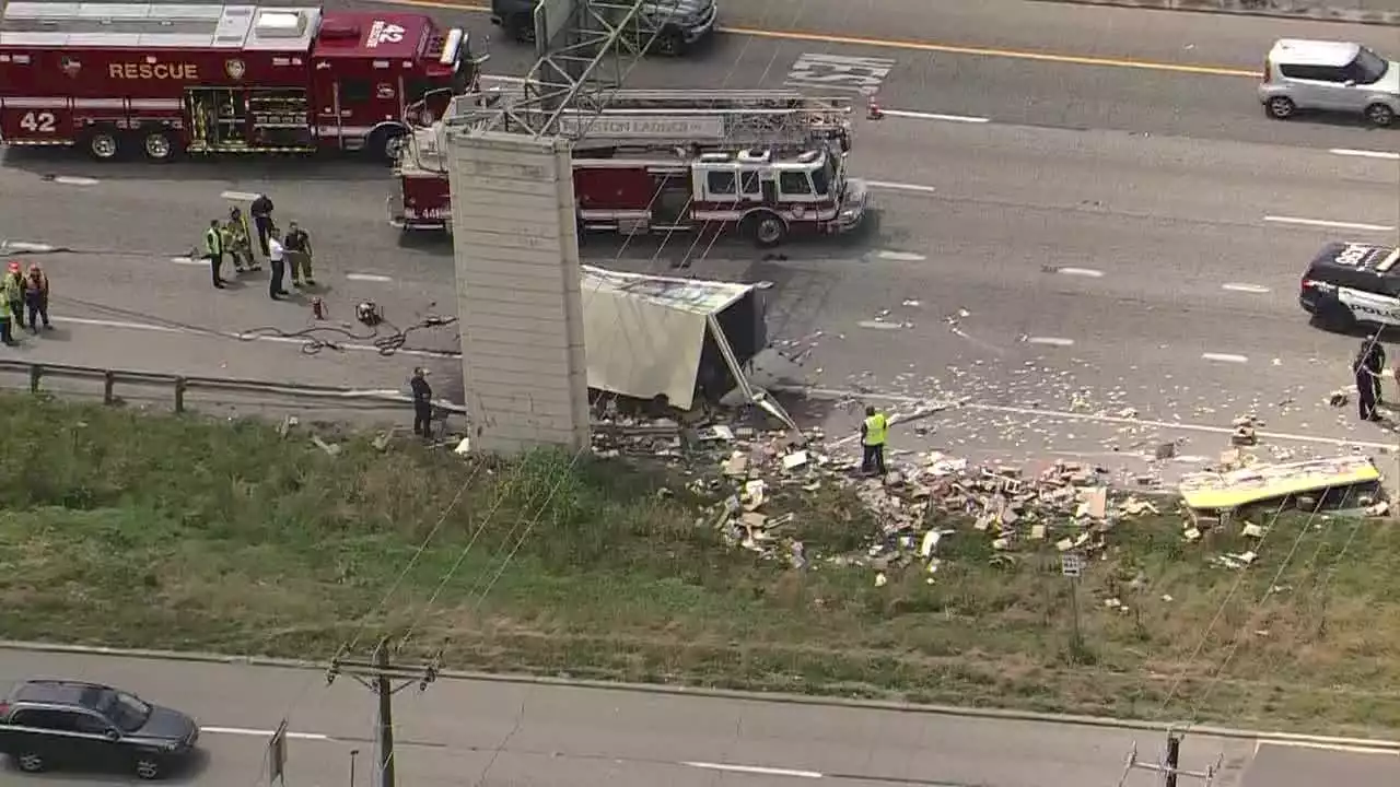 Deadly crash involving box truck on East Freeway blocks westbound lanes