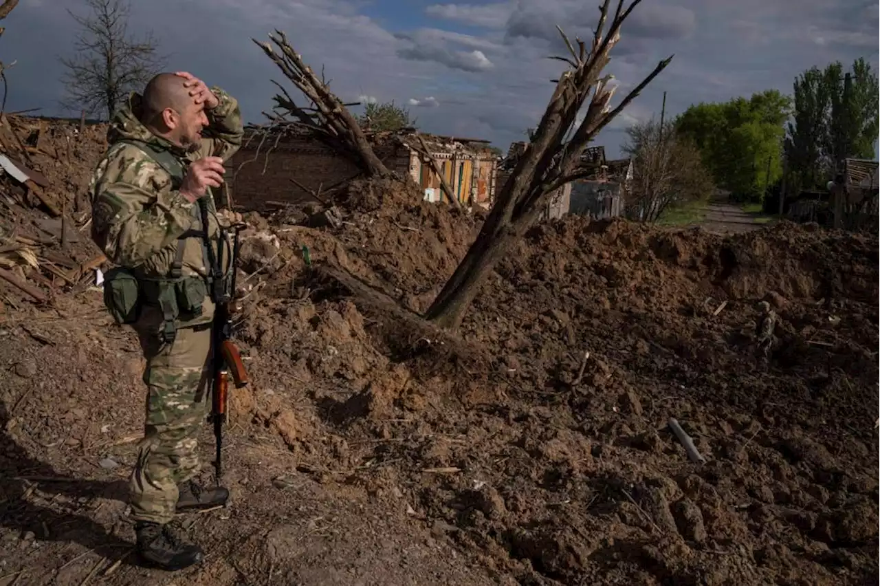 Ukraine shuts off Russian pipeline amid talk of annexation