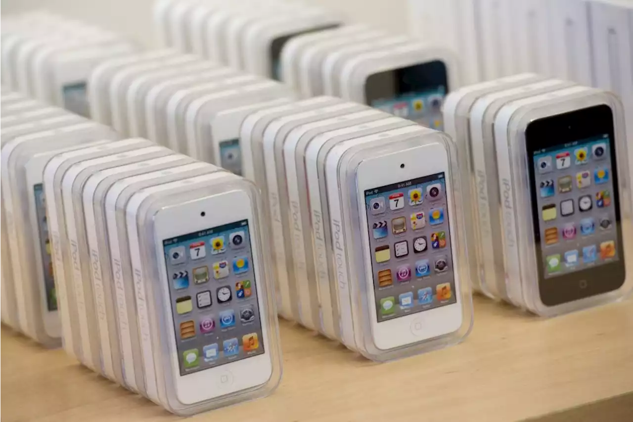 Apple discontinues its last iPod model