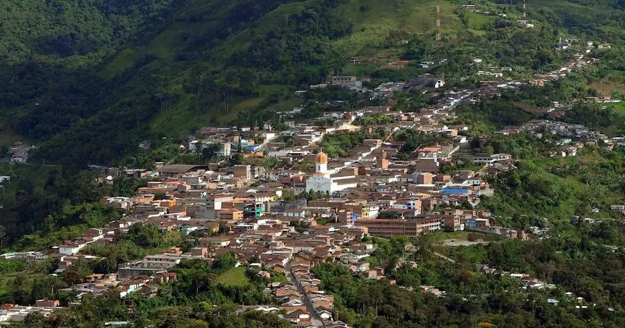 Atacaron con explosivos y disparos a una patrulla de Policía en Ituango, Antioquia