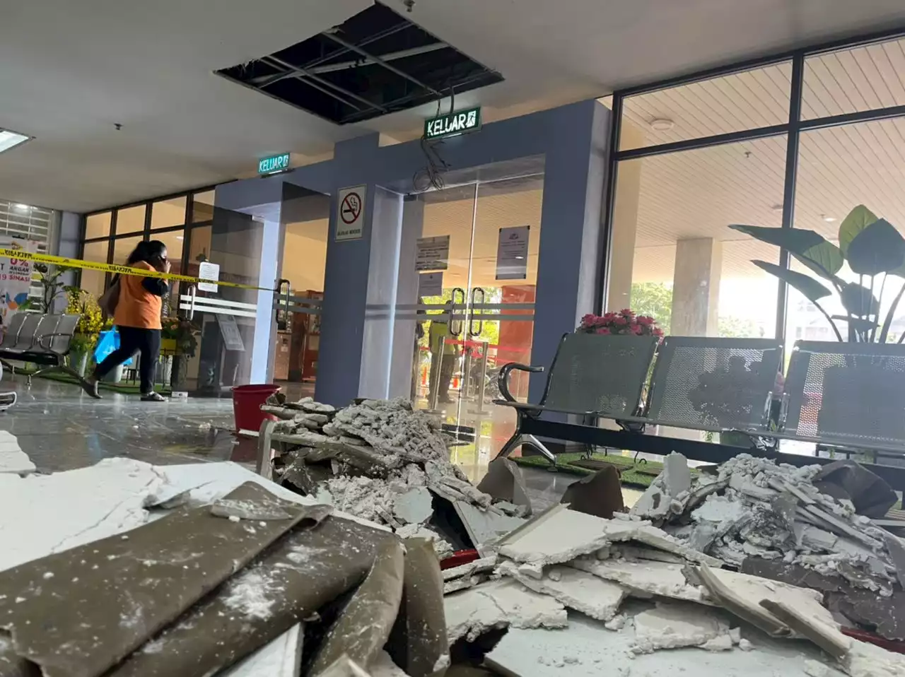 Wisma Negeri Melaka terbakar dan banjir, tutup hingga Jumaat