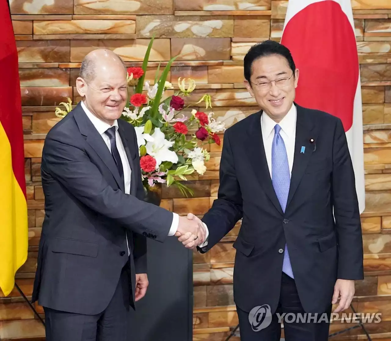 '기시다, 독일 총리에게 소녀상 철거 요청했지만 반응 안 좋아'(종합) | 연합뉴스