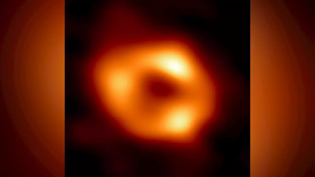 Astronomers reveal 1st image of supermassive black hole at center of Milky Way