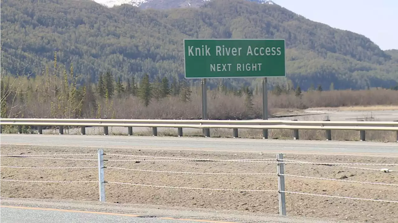 4 mile stretch of Glenn Highway receives median barriers