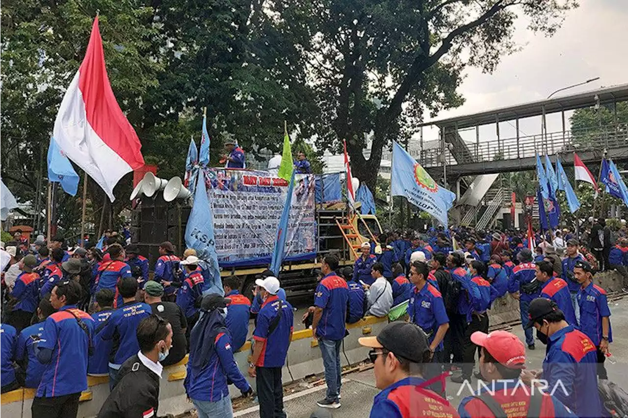 Buruh demo, Polda Metro imbau warga hindari kawasan Patung Kuda