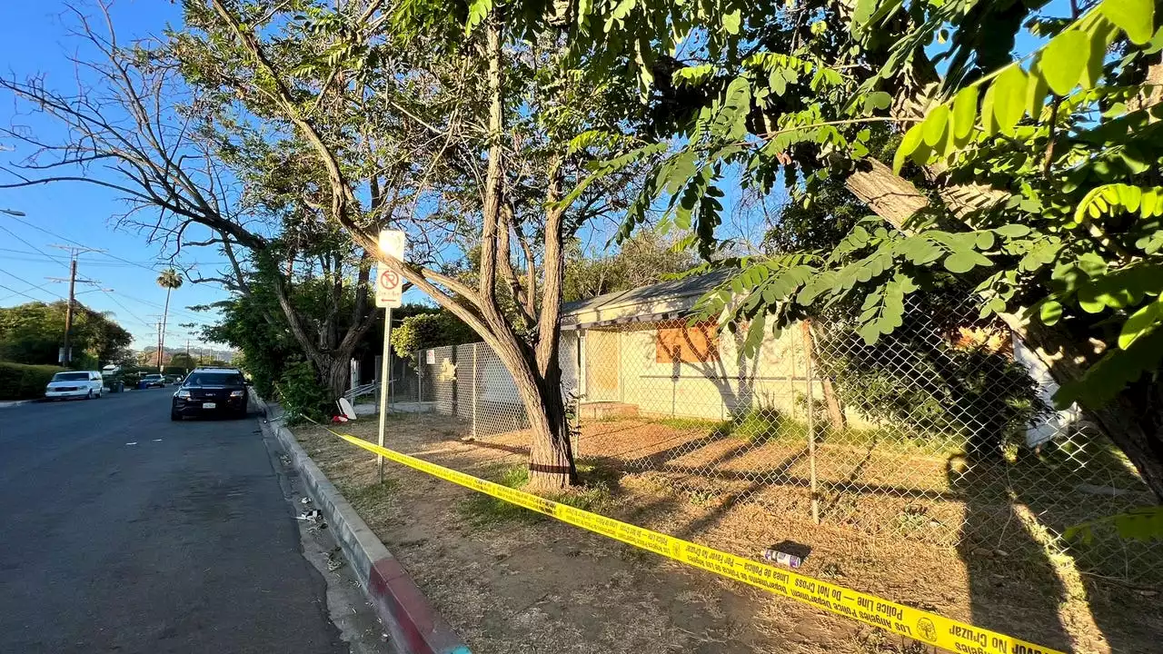 Woman found dead in Van Nuys home; boyfriend arrested