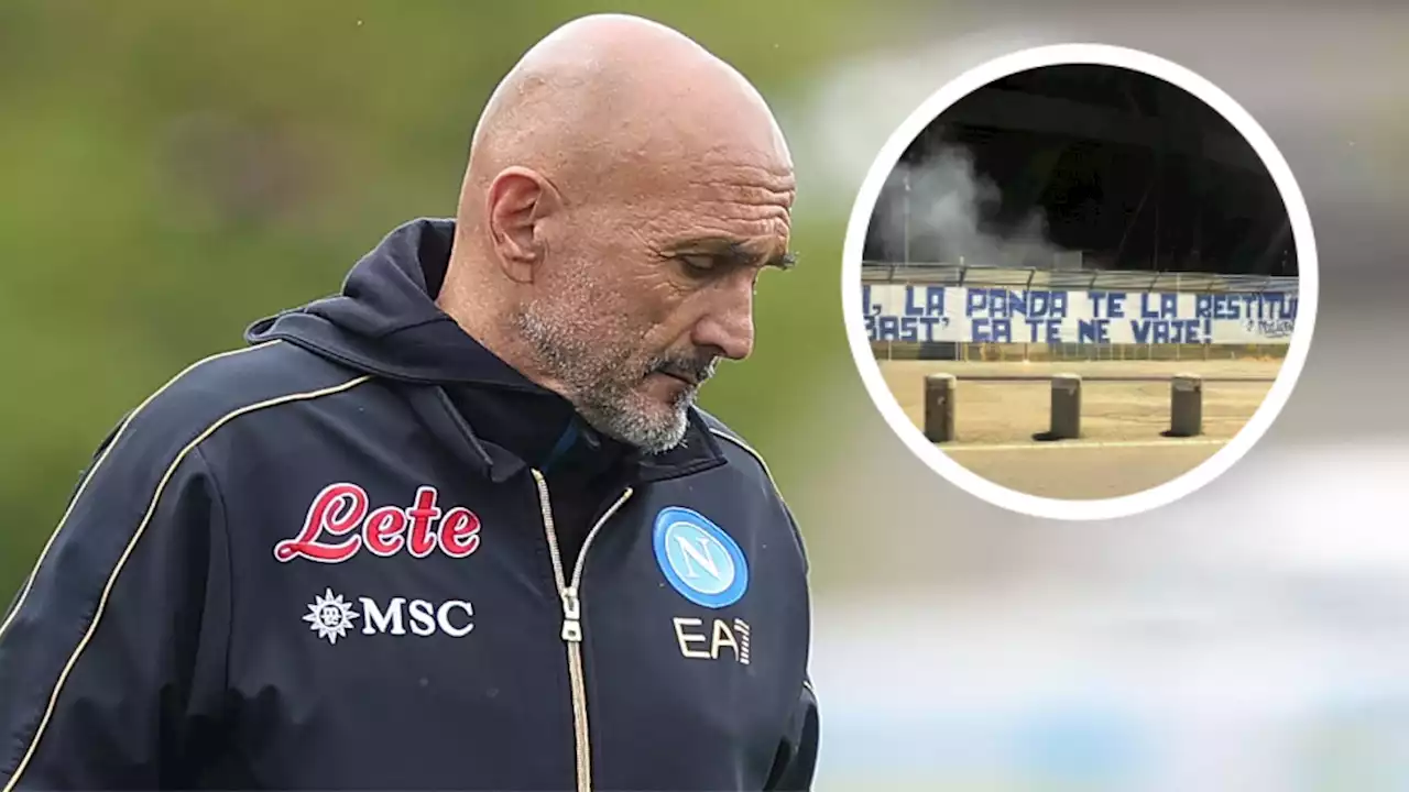 Napoli, striscione contro Spalletti: “Ti restituiamo la Panda, basta che te ne vai” | Goal.com