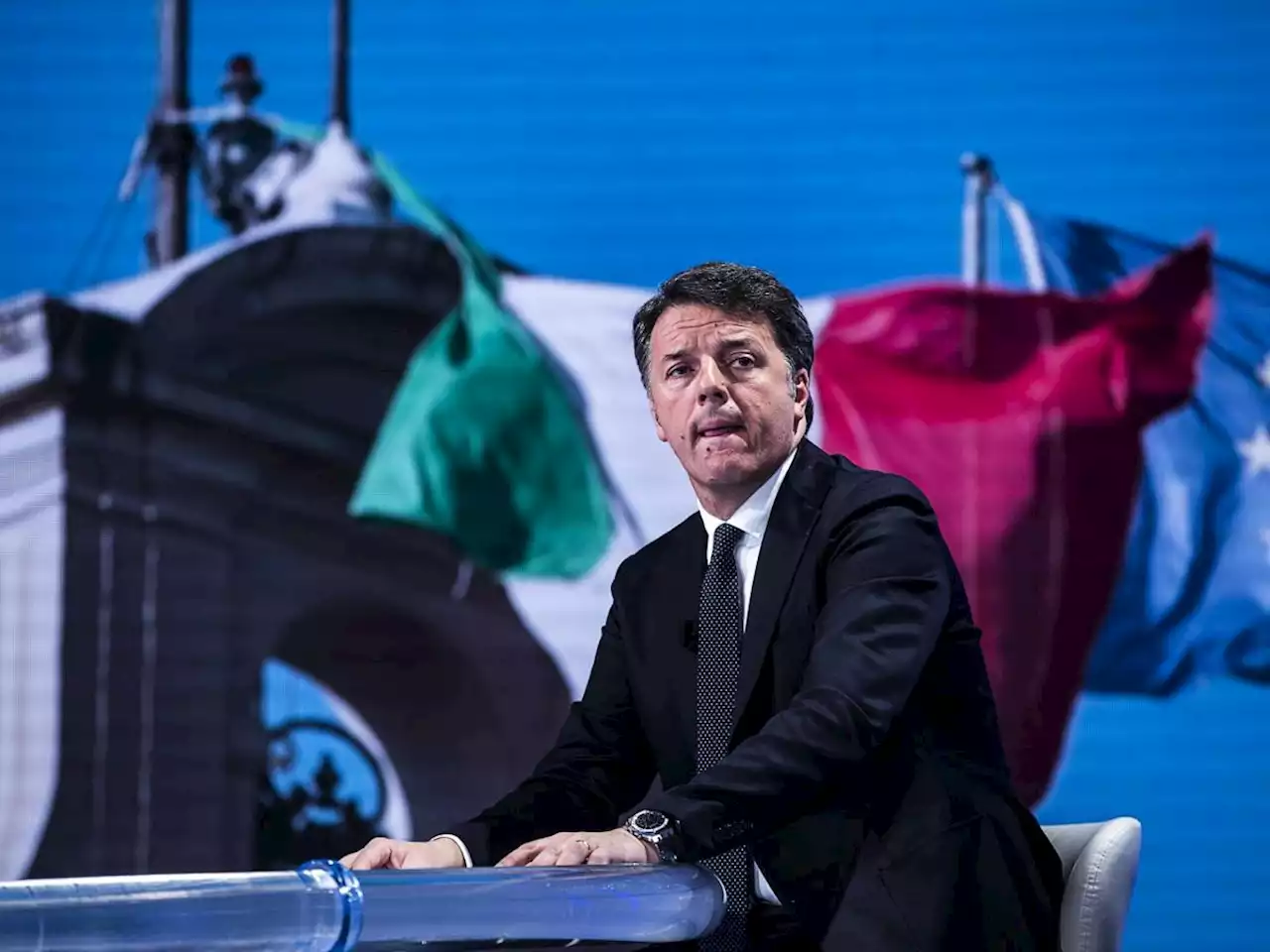 Quella 'R' rovesciata: cosa c'è dietro il nuovo simbolo di Renzi