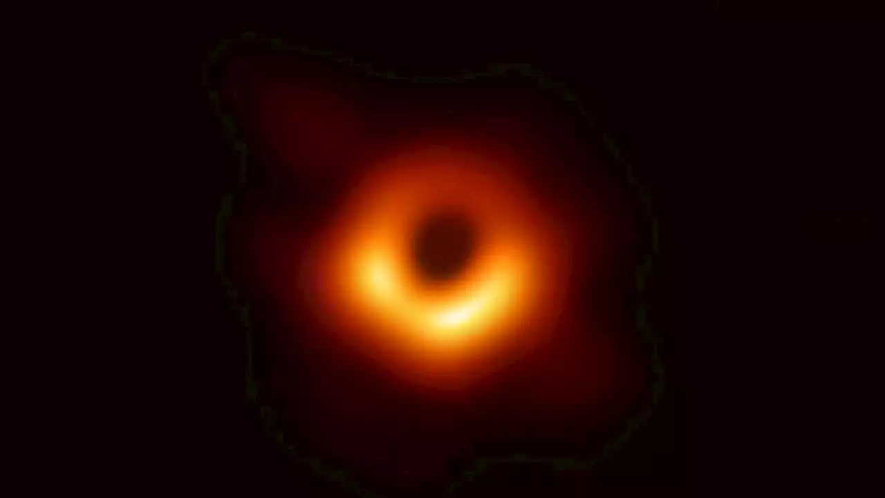 How the Event Horizon Telescope takes pictures of black holes