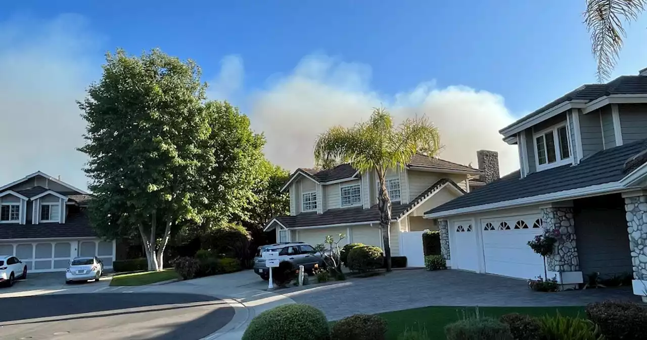 Coastal Fire In Orange County Quickly Spreads To 200 Acres And Forces Around 900 Homes To Evacuate