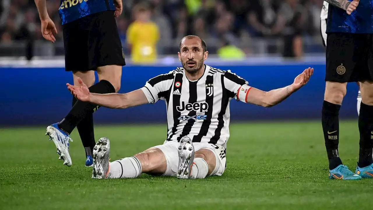 Capitan Chiellini saluta la Juve, addio in una serata amara: “Sognavo di chiudere con un trofeo”