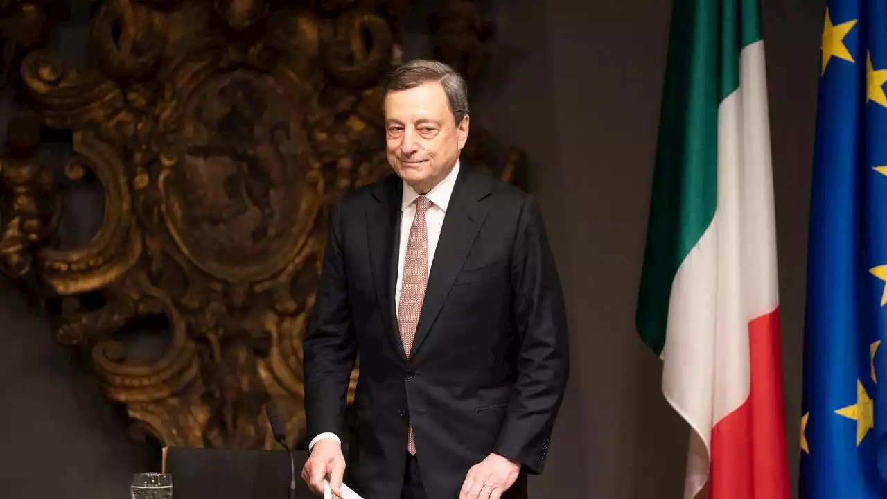 Draghi: “La pandemia non è finita, la soluzione restano i vaccini. L’Italia donerà 31 milioni di dosi ai paesi che ne hanno più bisogno”