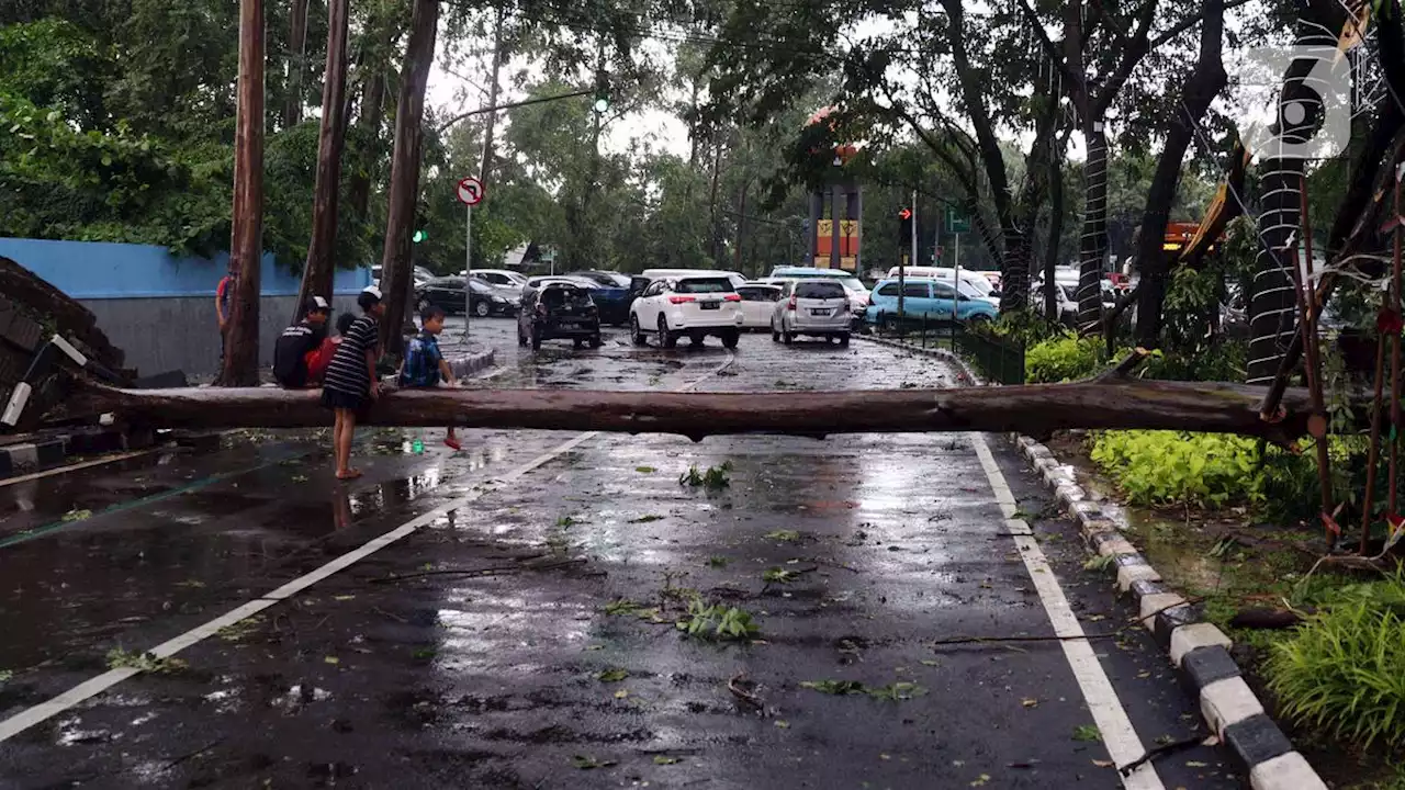 Cuaca Besok Jumat 13 Mei 2022, Hujan Guyur Jabodetabek Sejak Siang