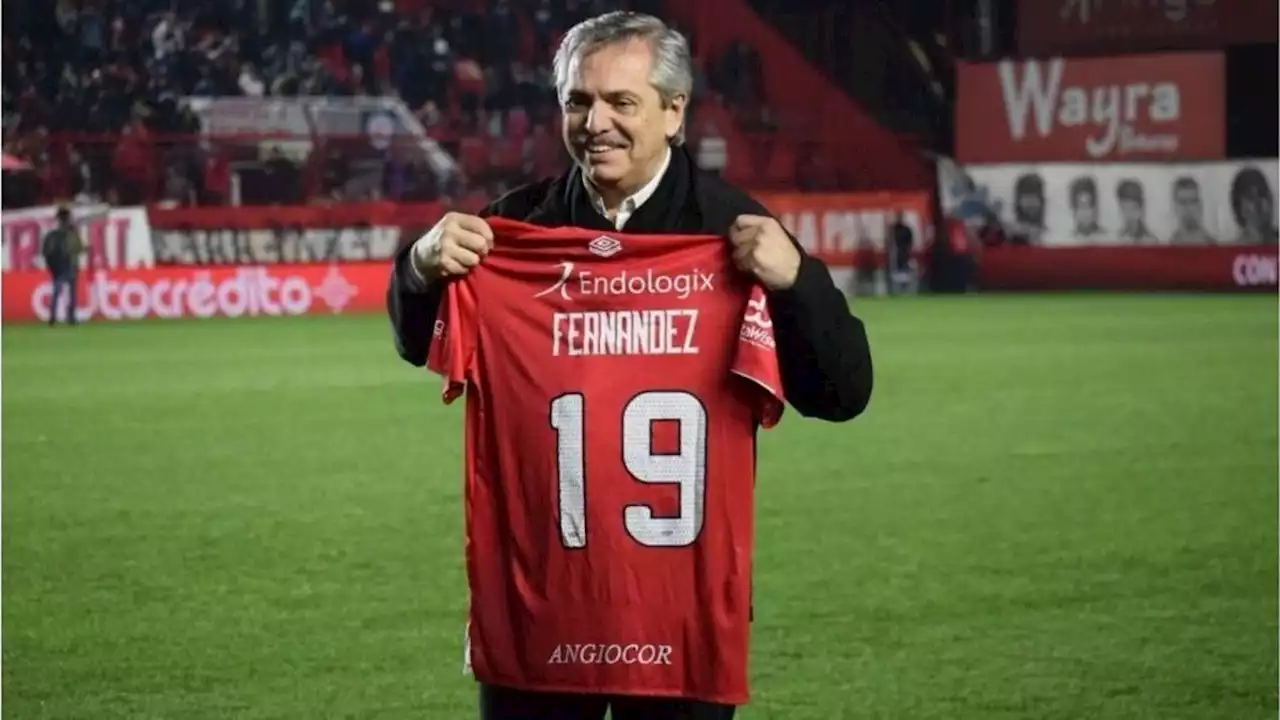 Alberto Fernández feliz con la clasificación de su Argentinos Juniors