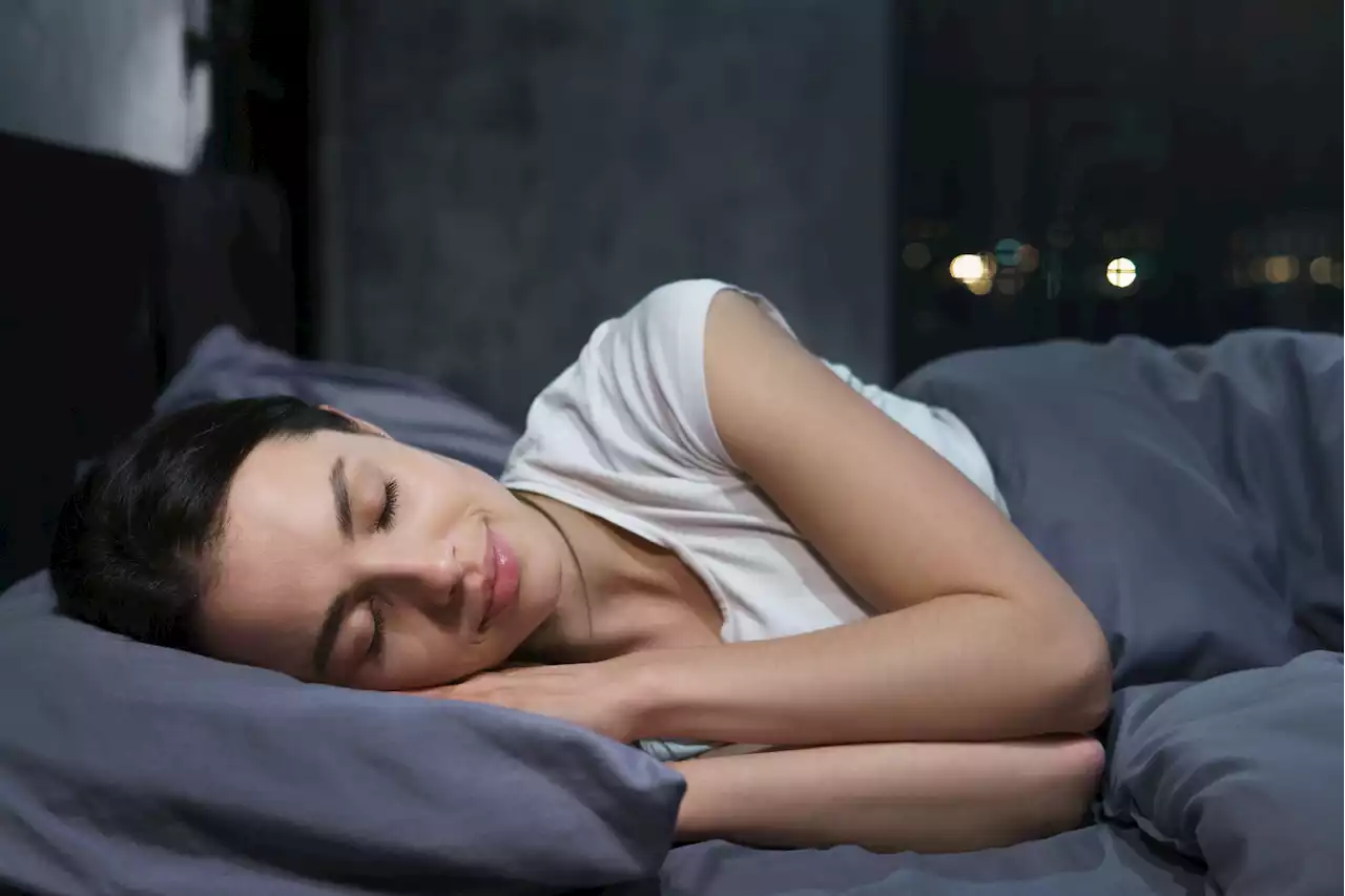 Break your weight loss plateau with these simple sleep habits