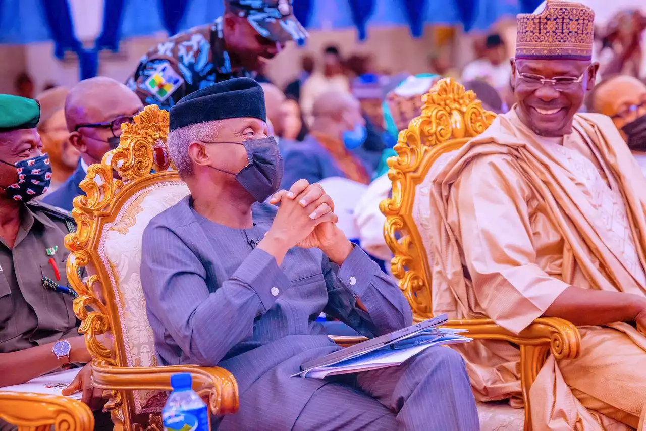 2023: Nasarawa emir praises Osinbajo as VP meets APC delegates