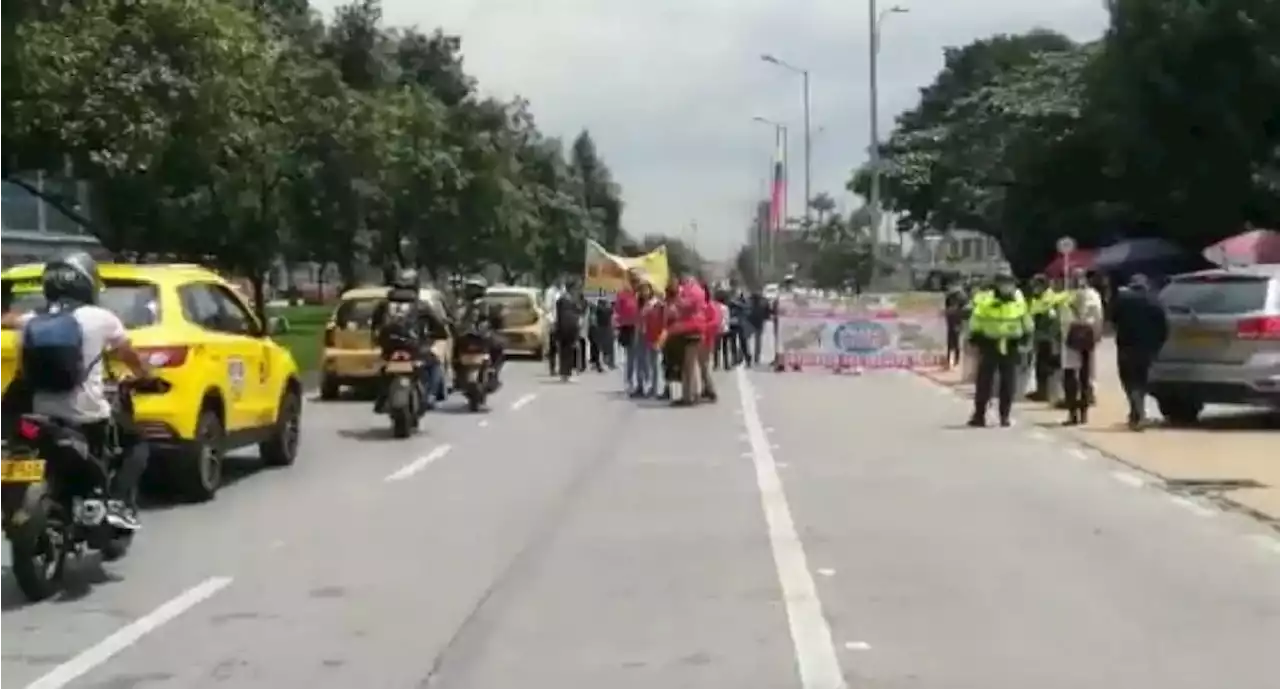 Protestas y trancón en la calle 26: arrendatarios de Justo & Bueno salieron a exigir pagos - Pulzo