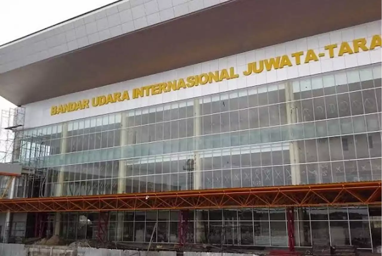 Pesawat Penumpang dan Kargo di Bandara Juwata Naik Selama Lebaran |Republika Online