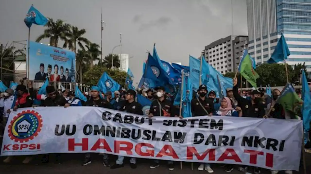 Demo Buruh, Polisi Tutup Jalan Patung Kuda Menuju Istana Negara