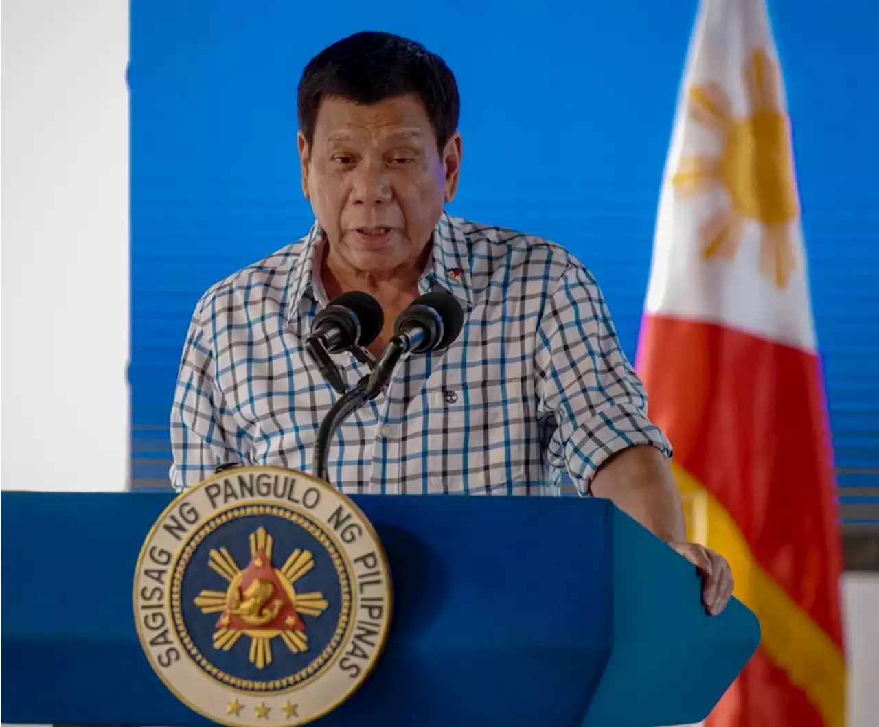 Duterte asks Comelec to investigate poll glitches