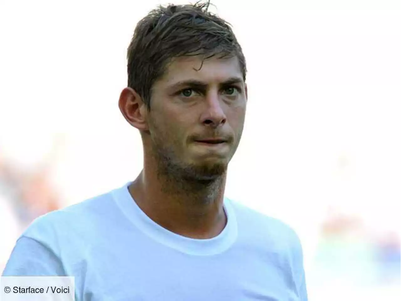 Emiliano Sala : un chant se moquant de la mort du footballeur provoque l'indignation - Voici