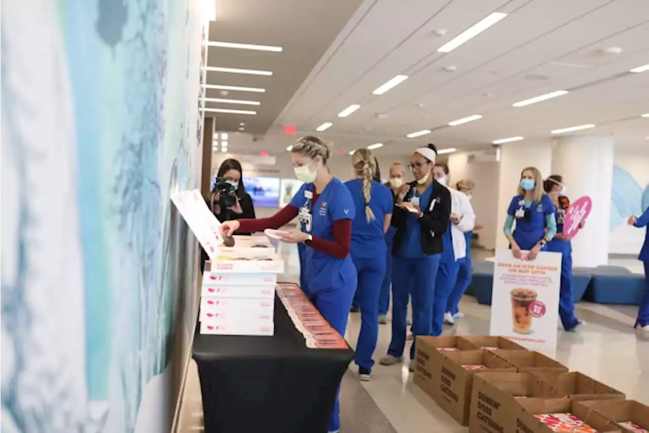 Dunkin’ gives more than 50 dozen doughnuts, gift cards to Wolfson Children’s Hospital staff