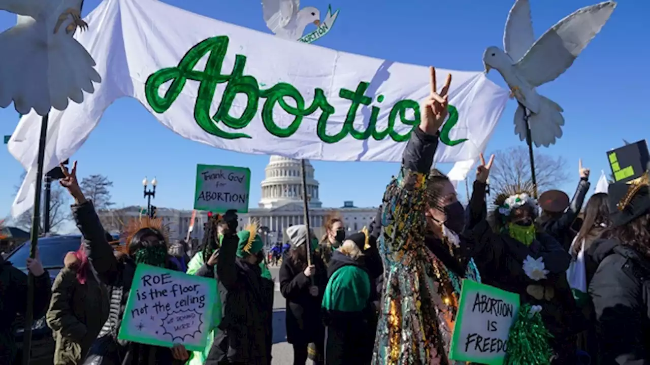 Legisladores demócratas llaman a manifestar en defensa del derecho al aborto