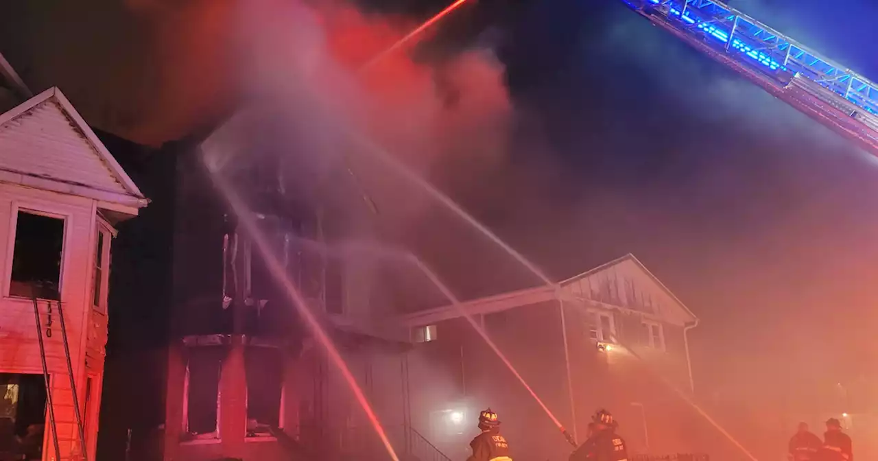 Fire spreads to two homes in Burnside