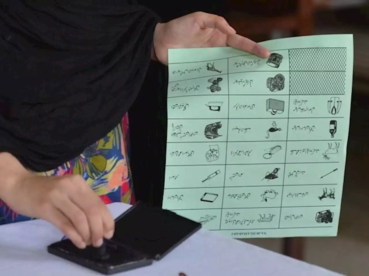سندھ ہائیکورٹ نے پی ٹی آئی کی بلدیاتی انتخابات روکنے کی درخواست مسترد کردی - ایکسپریس اردو