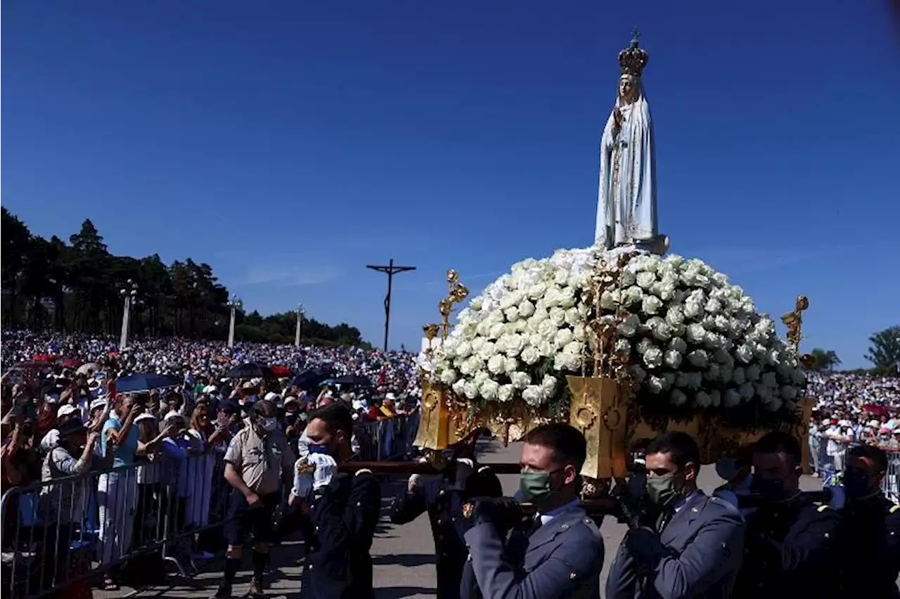 'Not free from COVID': Thousands pray at Fatima shrine in Portugal despite fears of new wave