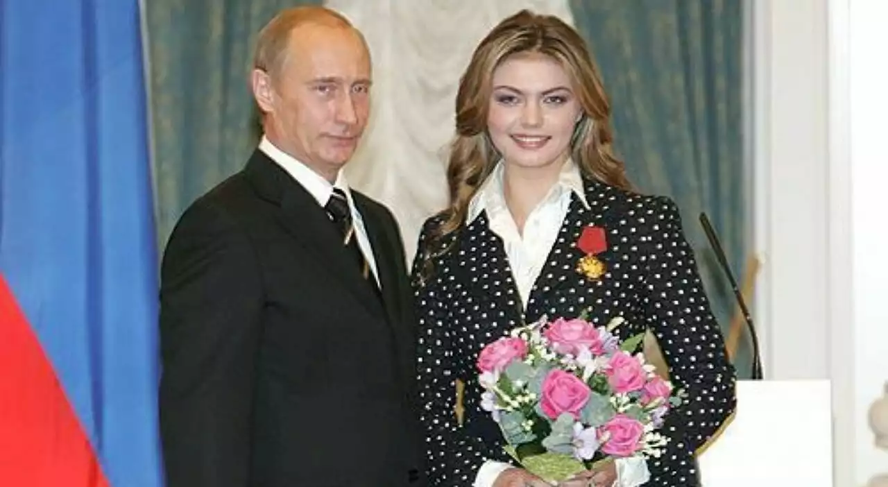 Putin, nuove sanzioni dalla Gran Bretagna alla sua cerchia: colpite Alina Kabaeva (e sua nonna), l'ex moglie e i cugini