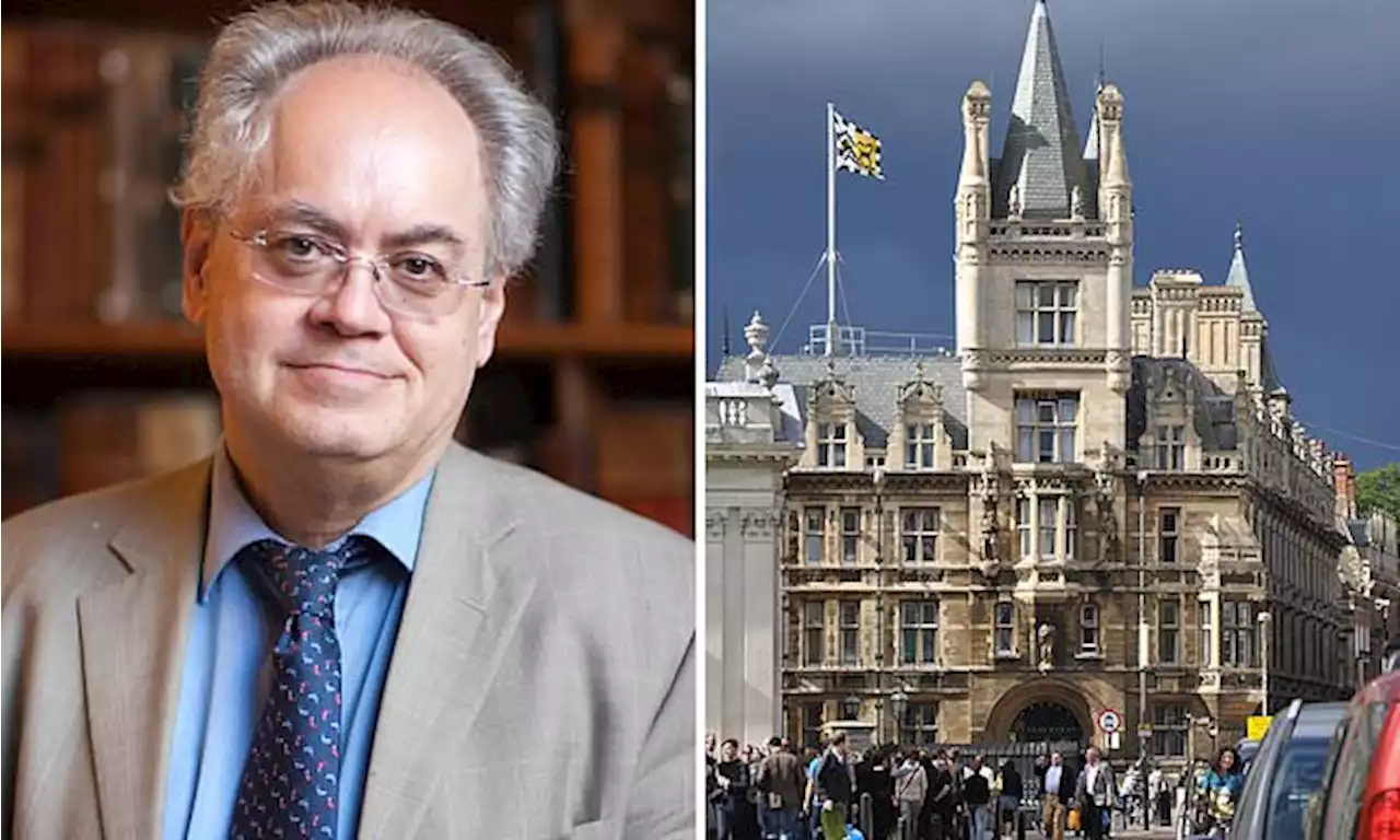 Oxbridge academic says privately educated white boys are disadvantaged