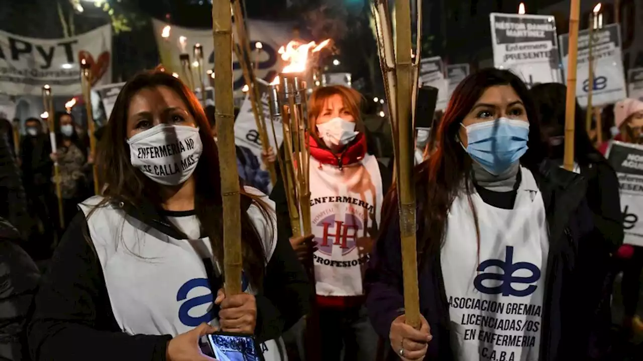 Paro y protesta de enfermeres porteñes | De la Legislatura al Tribunal Superior de Justicia, marcharon para exigir su reconocimiento como profesionales y un sueldo acorde