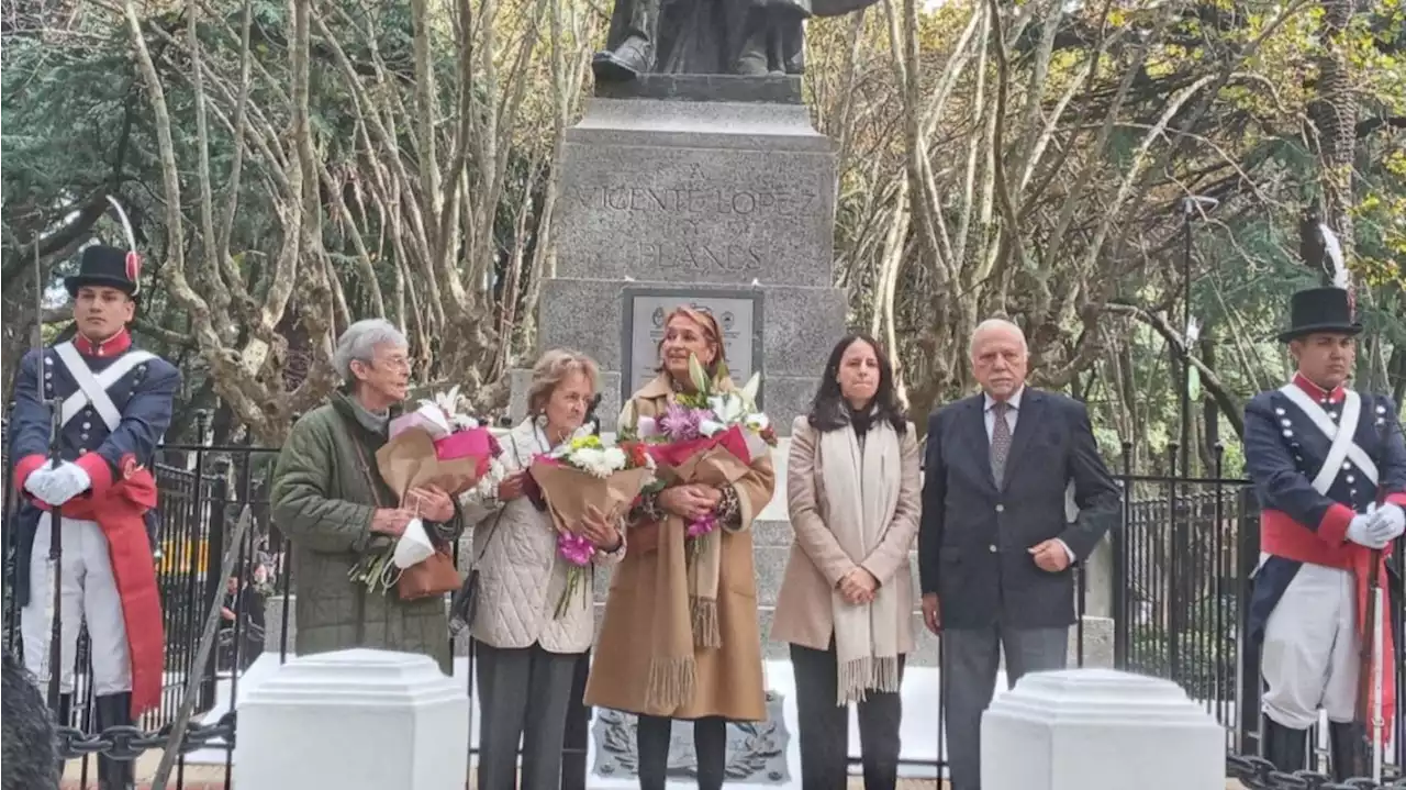 Tres tataranietas de Vicente López y Planes lo homenajearon en el Día del Himno Nacional