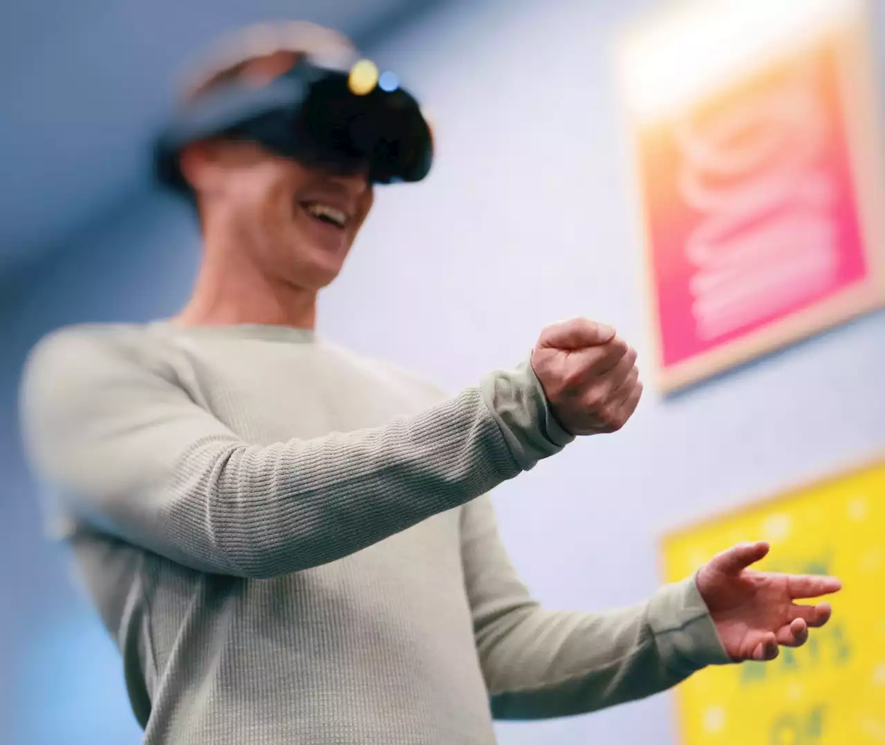 Mark Zuckerberg just showed off Meta’s next mixed-reality gadget