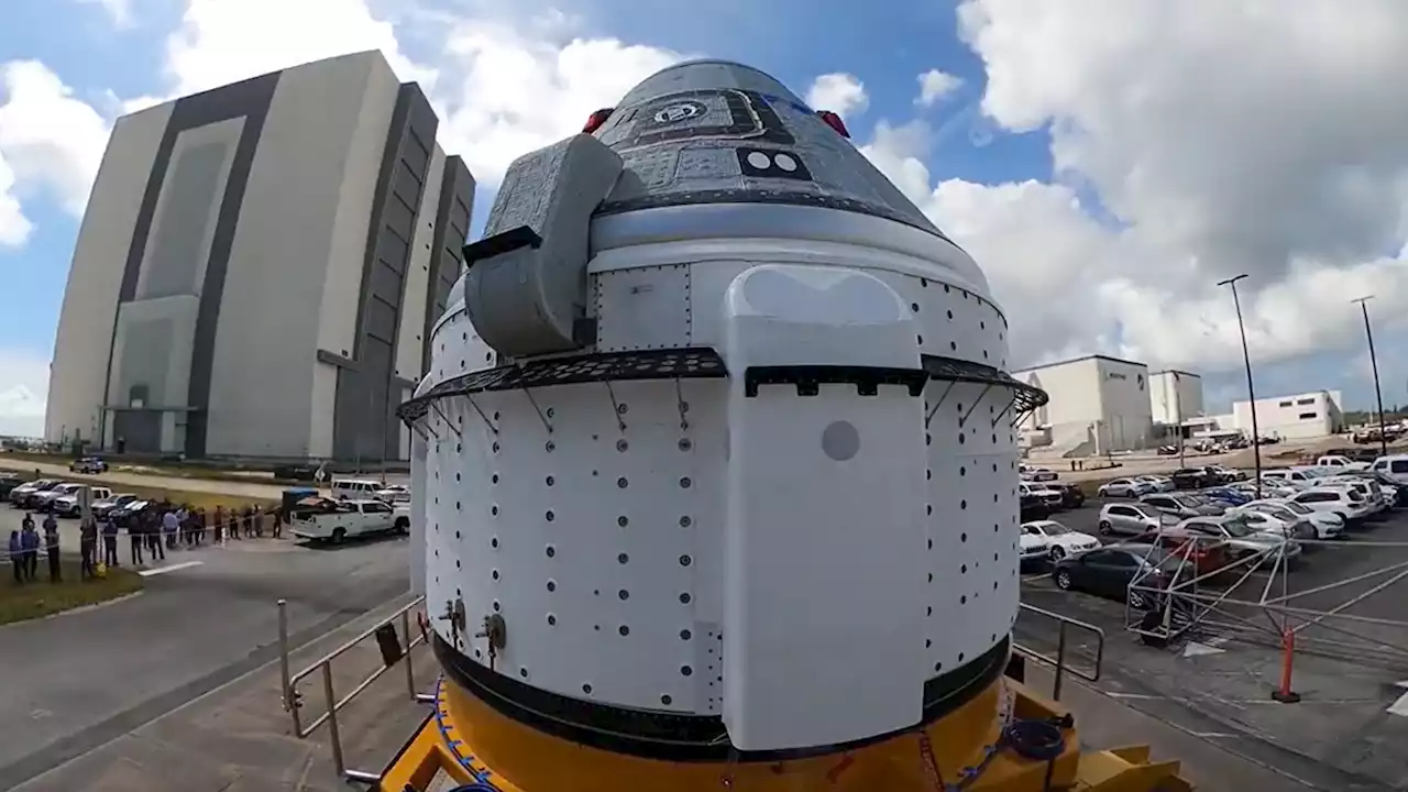 Watch Boeing's Starliner capsule meet its rocket ahead of crucial test flight (video)