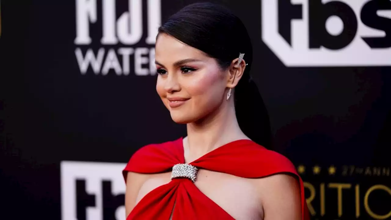 Selena Gomez Clarifies That She’s Not Just a Pop Star in Promo for First ‘SNL’ Hosting Gig