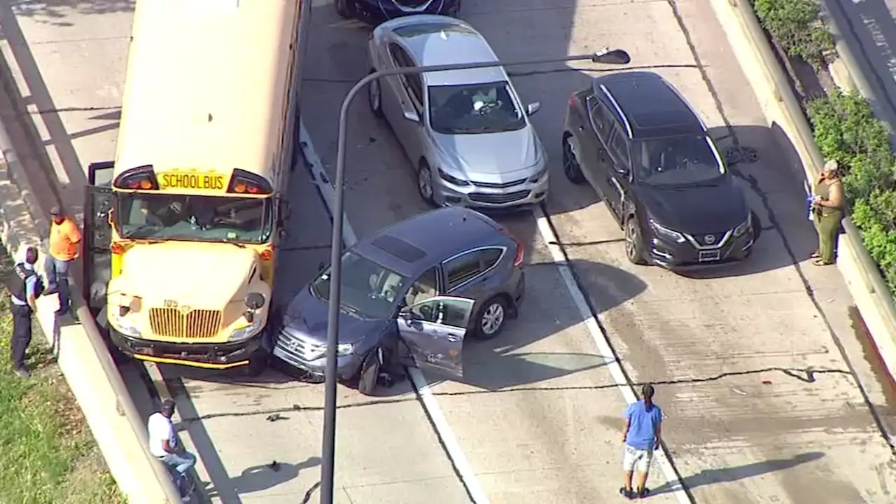 School bus crash: 2 hospitalized after driver experiences medical episode, Chicago police say