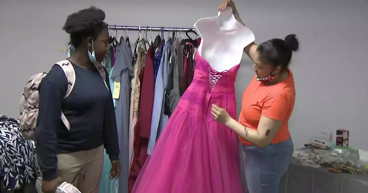 Bronx District Attorney's Office, Bronx Fashion Week offer free formalwear to hundreds of Bronx students