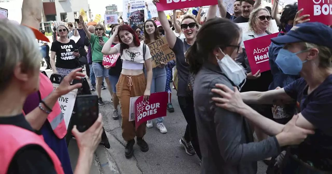 ‘I hope people get as scared as I am’: About 1,000 gather, march in Chicago supporting abortion rights