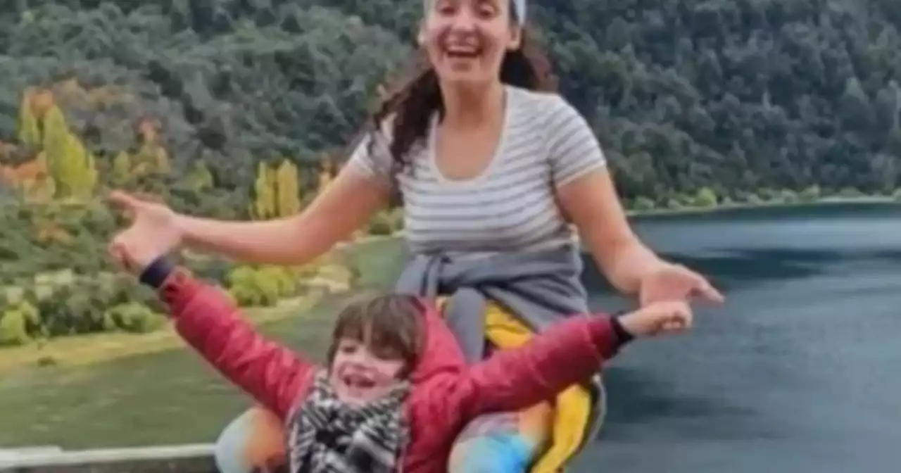 Desesperada búsqueda de un chico en un lago con un robot subacuático y cámaras sumergibles