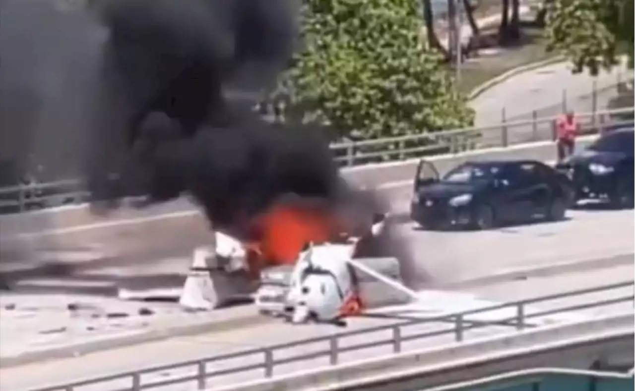 VIDEO. Cae avioneta en un puente de Miami-Beach e impacta un automóvil