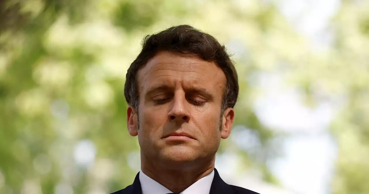 Macron, basta “macronare”