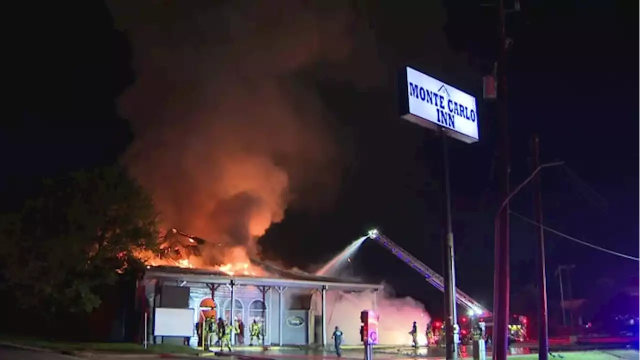 Firefighters battle blaze, roof caves in at north Houston sports bar