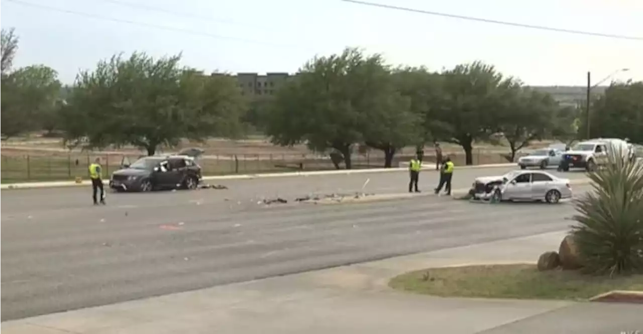 9 people taken to hospital after major crash on South Side, San Antonio police say