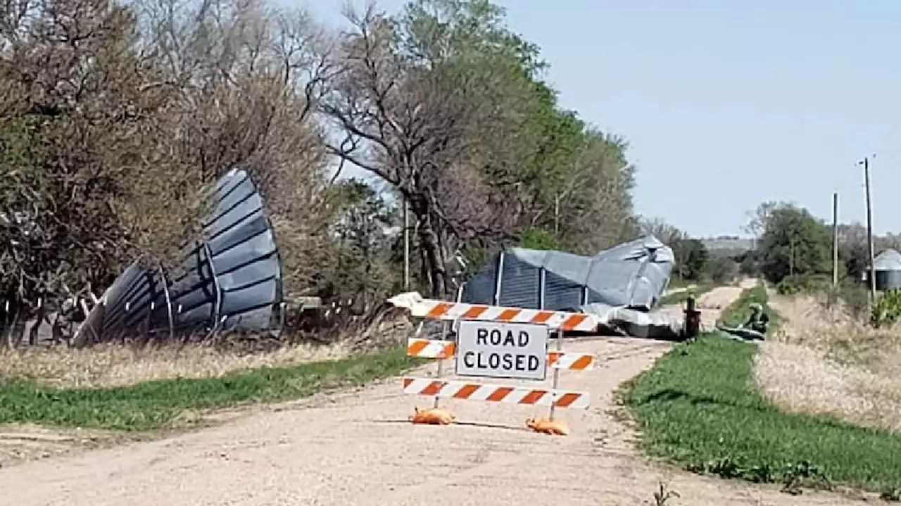 Dust storm, hurricane-force winds tear destructive path across U.S. upper Midwest