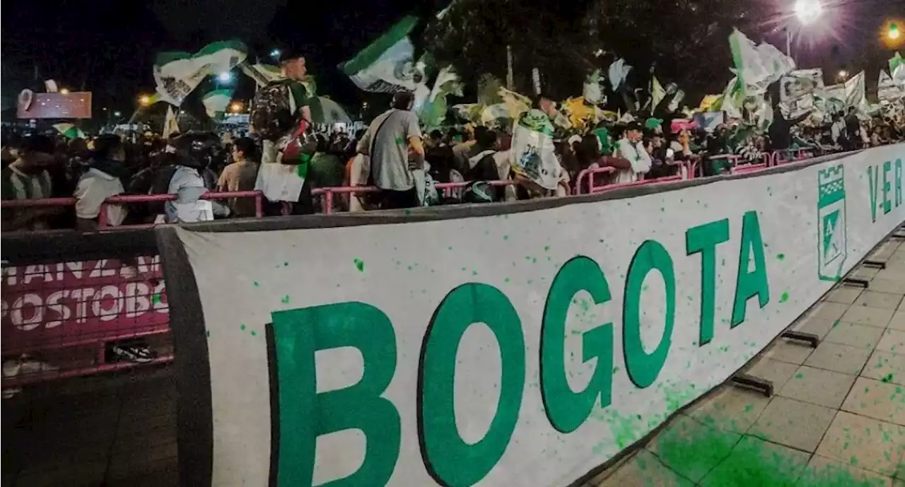 Apoteósico: una multitud recibió al Atlético Nacional en Bogotá, ante suspensión en Techo - Pulzo