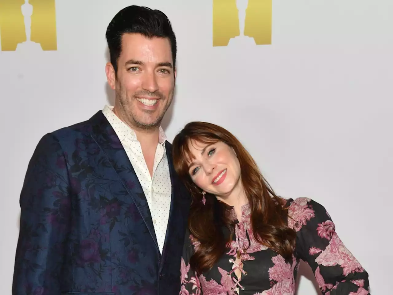 Zooey Deschanel & Jonathan Scott's New Video Shows Them Adorably Dancing In The Place 'Where It All Started'